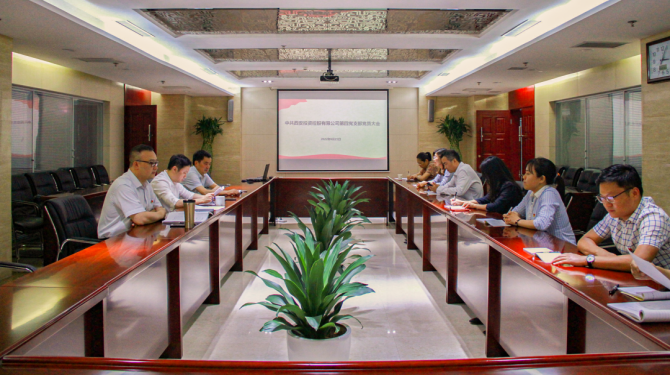 杜巖岫同志參加支部活動，為黨員講授黨課